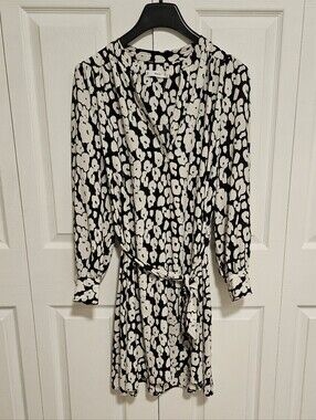 MNG by Mango NWOT Black & White Floral Lightweight Wrap Dress Size XL